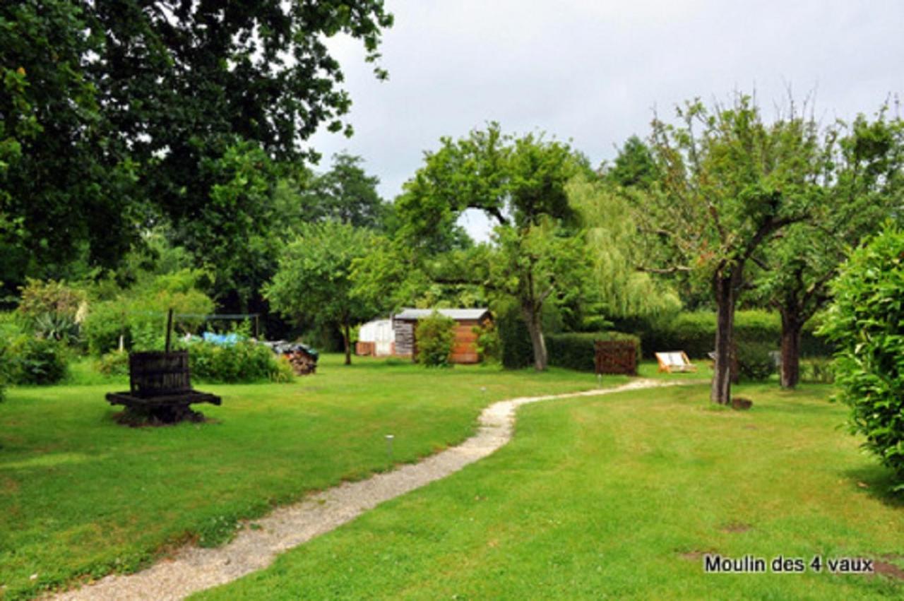 Gite Le Moulin Des 4 Vaux Saint-Etienne-la-Thillaye Bagian luar foto